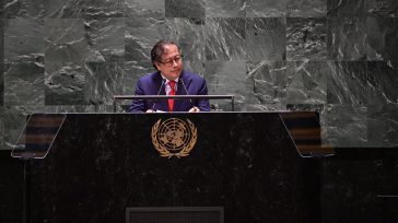 Petro ante la ONU El presidente Gustavo Petro anunció su intención de llevar ante el Consejo de Seguridad de las Naciones Unidas (ONU) una denuncia formal contra el Estado colombiano [&hellip;]
