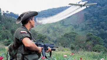 Colombia polemiza sobre la utilización de glifosato en la erradicación de la hoja de coca. Una creciente confusión rodea la política de erradicación de cultivos ilícitos en Colombia, luego de [&hellip;]