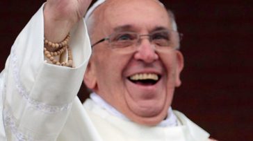El Papa Francisco,una persona alegre. El Papa Francisco, más allá de su figura como líder espiritual, se ha ganado el corazón de millones con su actitud sencilla y su chispa [&hellip;]