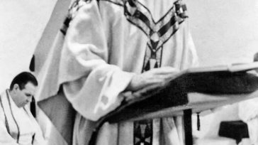 Jorge Mario Bergoglio,cuando fue ordenado sacerdote &nbsp; &nbsp; El 21 de abril de 2025, el mundo se despidió de Jorge Mario Bergoglio, el Papa Francisco, un líder cuya vida y [&hellip;]