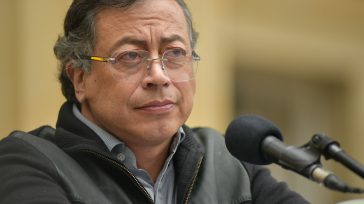 Gustavo Petro Urrego, presidente de Colombia &nbsp; &nbsp; El presidente Gustavo Petro experimenta un notable repunte en su imagen pública, según encuestas de Invamer y Cifras y Conceptos. El aumento [&hellip;]