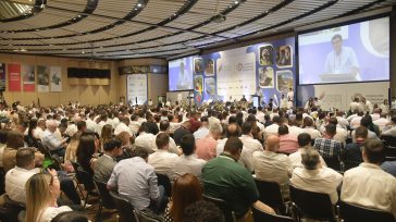 Más de mil alcaldes de Colombia se congregaron para debatir desafíos y soluciones para sus territorios. &nbsp; Javier Sánchez  Enviado Especial  Cartagena fue el escenario del cierre del Congreso Nacional [&hellip;]