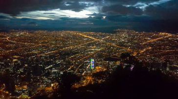 Mientras la mayoría de los bogotanos descansan, una élite organiza fiestas nocturnas privadas donde el desenfreno es la norma, incluyendo sexo, drogas y alcohol sin restricciones aparentes. Estas reuniones exclusivas [&hellip;]