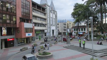 Calarcá, en el corazón del Quindío, es un paraíso natural que cautiva con sus paisajes cafeteros, el majestuoso Jardín Botánico del Quindío y el Mariposario. Ofrece una experiencia cultural auténtica, [&hellip;]