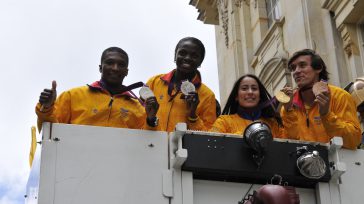 Deportistas colombianos destacados  El Ministerio del Deporte ha comenzado a desembolsar más de 1.791 millones de pesos en incentivos para reconocer la destacada participación de atletas y entrenadores colombianos en [&hellip;]