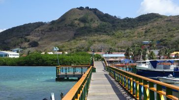 El puente de los enamorados, el cual conecta las islas de Providencia y Santa Catalina
