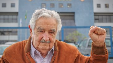 José Alberto «Pepe» Mujica Cordano 1935-2025 &nbsp; &nbsp; &nbsp; Primicia Diario José Alberto Mujica Cordano, conocido mundialmente como «Pepe» Mujica, es una figura emblemática de la política y la filosofía [&hellip;]