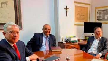 El nuevo magistrado Héctor Carvajal, fue el único que pudo reunir en su oficina al presidente Petro y al expresidente Uribe.  &nbsp; &nbsp; &nbsp; Héctor Carvajal ha sido elegido como [&hellip;]
