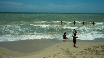 Las playas de Riohacha, en La Guajira, son un tapiz de arena dorada besada por las tranquilas aguas del Caribe, donde la cultura wayuu se entrelaza con el horizonte. Ofrecen [&hellip;]