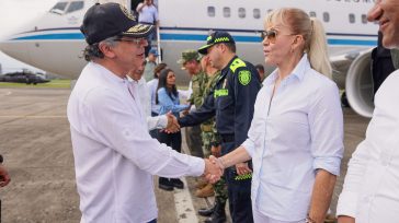El presidente Gustavo Petro fue recibido por la gobernadora del Valle del Cauca, Dilian Francisca Toro. Este encuentro destaca la importancia de la coordinación entre el gobierno nacional y las [&hellip;]