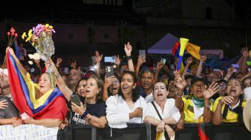 Ante 10.000 asistentes, el mandatario solicitó públicamente a la Fiscalía General de la Nación la creación de una comisión independiente de investigación, con apoyo de las Naciones Unidas, para esclarecer [&hellip;]