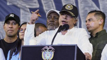 «Petro desde cuando se posesionó ha llevado la iniciativa. Con verdades de puño que no les gusta a los estratos altos o con mentiras que endulzan a lo que llaman […]