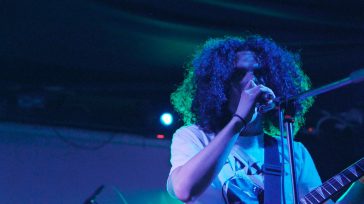 Lanzamiento de Ese Zea, el proyecto liderado por el talentoso músico paisa Santiago Zea Arrubla. Su nuevo sencillo, «Todos Bailamos Juntos» Diego Armando Báez Peña El panorama musical colombiano se […]