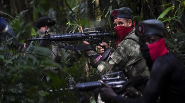 10.000 habitantes en corregimientos como Charras Boquerón, Interveredal de San Francisco, Guacamayas, Cámbulos y veredas aledañas a San José del Guaviare— ha sido víctima de un bloqueo armado impuesto por [&hellip;]