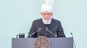 Su Santidad Mirza Masrur Ahmad es el quinto Jalifa de la Comunidad Musulmana Ahmadía, una voz global por la paz y la justicia. Dedica su liderazgo a difundir el verdadero [&hellip;]