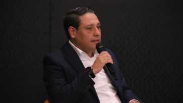 Mauricio Lizcano, precandidato presidencial      Gustavo Álvarez Gardeazábal El Porce El que fuera durante casi tres años miembro del gabinete de Petro, Mauricio Lizcano, estuvo la semana pasada en […]