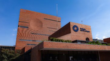 Clinica Santa Fe,donde se encuentra recibiendo atención médica el senador Miguel Uribe, víctima de un atentado. &nbsp; &nbsp; Javier Sánchez Bogotá D.C.  Tras el lamentable atentado que sufrió el senador [&hellip;]