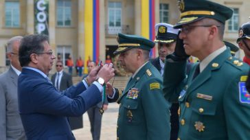 Condecoraciones a militares    Hernán Alejandro Olano García En Colombia, la condecoración más importante es la Orden de Boyacá, creada en Ventaquemada, a pocos kilómetros del campo de Marte donde […]