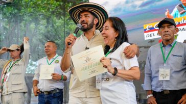 La entrega de tierras y herramientas para iniciar cultivos, es la ayuda que reciben los campesinos del gobierno nacional.  &nbsp; &nbsp; &nbsp; La Agencia Nacional de Tierras (ANT) está liderando [&hellip;]