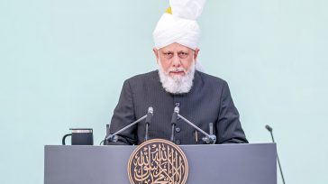 Jefe Mundial de la Comunidad Musulmana Ahmadía, Su Santidad Hazrat Mirza Masrur Ahmad, el Quinto Jalifa, Hoy se inicia en Londres el Yalsa Salana, su convención anual, de la Comunidad [&hellip;]