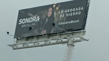 En el centro de Bogotá se encuentra instalada la valla de Sondra Macollins Garvin «abogada de hierro» &nbsp; &nbsp; Javier Sánchez Política  Sondra Macollins Garvin, una figura que ha marcado [&hellip;]
