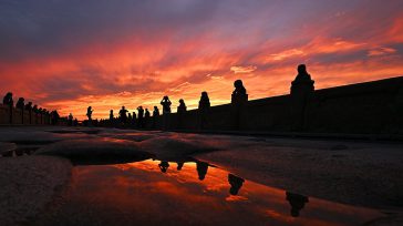 Los colores del atardecer en Beijing transformaron el paisaje en una obra de arte natural.   Internacional Primicia Diario El cielo de Beijing se tiñó de un espectáculo de colores […]