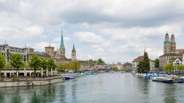Zúrich es una ciudad suiza reconocida por su belleza, ubicada a orillas del río Limmat y el lago de Zúrich, con vistas a los Alpes. Es uno de los principales [&hellip;]