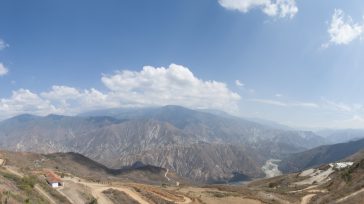 El Cañón del Chicamocha es una de las formaciones geográficas más impresionantes de Colombia. El  cañón se extiende a lo largo del río que le da nombre y ha sido erosionado […]