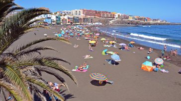 Las aguas cristalinas y la arena volcánica de la Playa de Melenara, en el municipio de Telde, ofrecen un paraíso costero en la isla de Gran Canaria, donde los visitantes […]