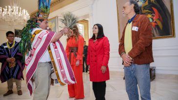 Indígenas de la comunidad Camëntsá , orientan  la ceremonia más conocida para la sanación, protección y limpieza de malas energías en la Casa de Nariño. En la gráfica la Secretaria […]