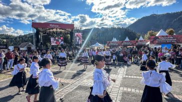 El festival es una muestra del patrimonio cultural de la región, que se refleja en sus paisajes, su gastronomía y la calidez de su gente.       Luis Eduardo […]