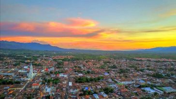 Cartago Valle del Cauca  Gustavo Álvarez Gardeazábal El Porce Esta tarde, cuando vaya a Cartago, dentro de la descentralización  de  la Feria del Libro de Cali, al lanzamiento de la […]