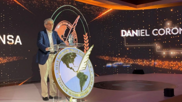 Daniel Coronell, ganador del Gran Premio a la Libertad de Prensa 2025 de la Sociedad Interamericana de Prensa (SIP)     Coronell dedicó «de manera ferviente» el galardón a «una […]