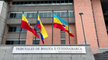 En las instalaciones del Tribunal Superior de Bogotá, se tomó la determinación de segunda instancia sobre el juicio y la condena de la juez al ex presidente Álvaro  Uribe.   […]