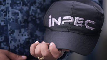 La violencia alcanzó su punto máximo en Bogotá  con un ataque a las puertas de la Cárcel Nacional La Modelo.       Judicial Primicia Diario Una violenta y coordinada […]