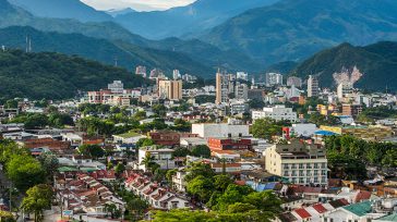 Villavicencio        María Angélica Aparicio P. Subir la empinada montaña hasta la cima y ver el paisaje que se desprende desde la altura, no era el plan que […]