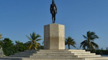 India Catalina      Gilberto Castillo Definitivamente la India Catalina, la misma que está en la ciudad Heroica, no era ni como la pintan, ni como la esculpen. Nadie se […]