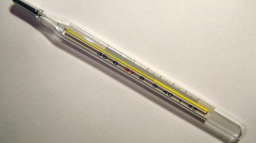 Termómetro de Mercurio  Robin Prieto   Las madres tienen la capacidad de, con solo tocar a sus hijos saber si tienen o no fiebre, aun así, para confirmarlo, probablemente muchas […]