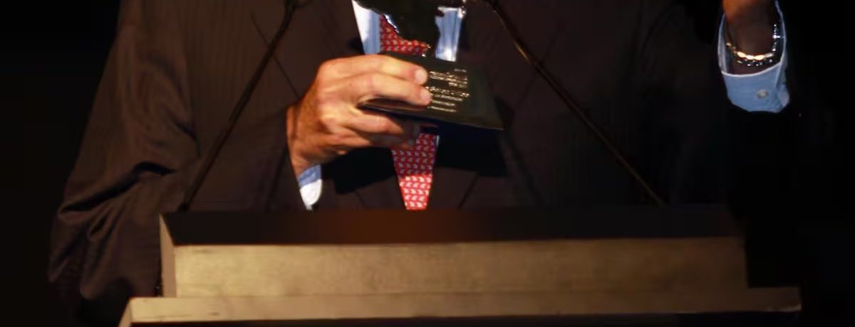 Horacio Serpa como gobernador de Santander fue elegido como el gobernador de Colombia 2008-2011     El Senado Rinde Honores al Legado Inmortal de Horacio Serpa Uribe El Senado, la […]