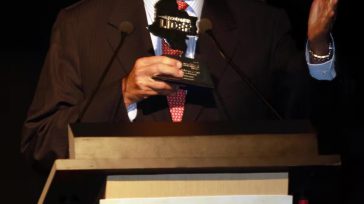 Horacio Serpa como gobernador de Santander fue elegido como el gobernador de Colombia 2008-2011     El Senado Rinde Honores al Legado Inmortal de Horacio Serpa Uribe El Senado, la […]