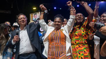 Gustavo Petro,  y Francia Márquez, celebrando el triunfo en 2022. Hoy la campaña fue sancionada por el CNE.     Javier Sánchez  Primicia Una tormenta política y judicial se cierne […]