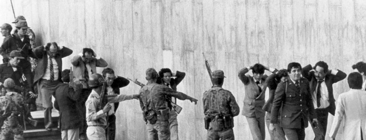 Las personas que salieron con vida del Palacio de Justicia, entre ellos magistrados,empleados y guerrilleros  y luego fueron torturados y asesinados por los militares colombianos. Gustavo Álvarez Gardeazábal Cartagena Hoy, […]