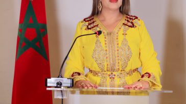 La embajadora del Reino de Marruecos para Colombia y Ecuador Farida Loudaya, luciendo el caftán marroquí.   Primicia Diario El caftán marroquí, emblema de la elegancia y la tradición del […]
