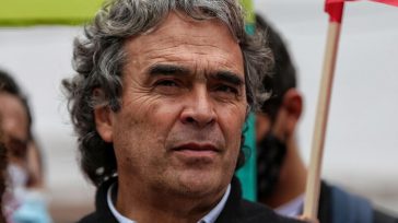 Sergio Fajardo, precandidato presidencial del centro político de Colombia.         Javier Sánchez Política El precandidato presidencial Sergio Fajardo ha trazado una clara línea divisoria, rechazando cualquier tipo […]