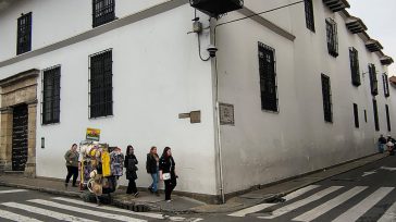 En una esquina emblemática de La Candelaria, la Casa de la Moneda custodia su legado histórico bajo la vigilancia de su icónico y antiguo reloj. Este recinto, pilar de la [&hellip;]