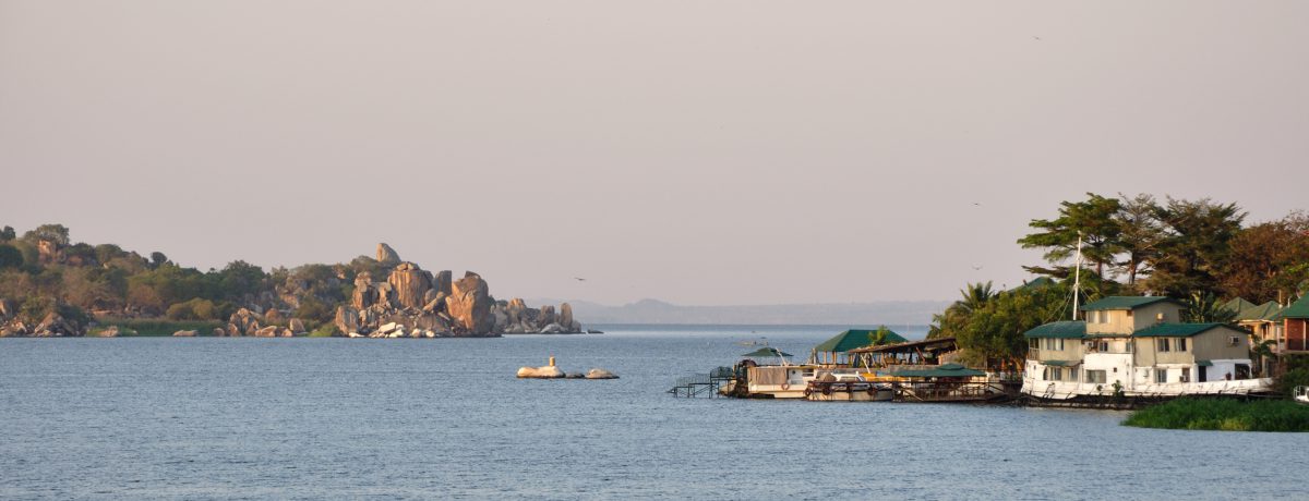 Mwanza es la principal ciudad portuaria de Tanzania a orillas del Lago Victoria, famosa por sus singulares formaciones de rocas gigantes que emergen del agua. El paisaje combina una vibrante [&hellip;]