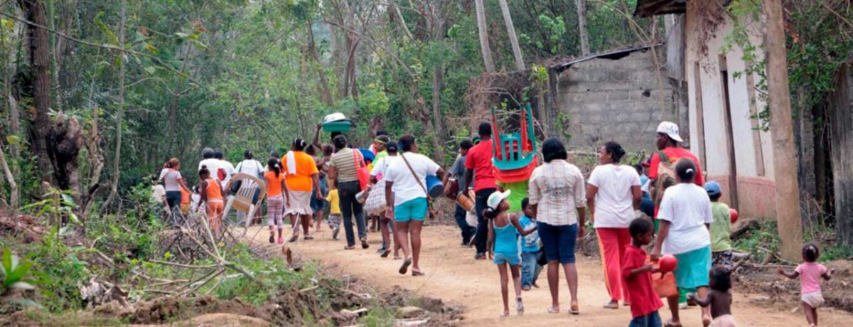 2,4 millones de personas fueron desplazadas, en los años del Gobierno de Uribe. &nbsp; &nbsp; &nbsp; Las víctimas fueron desplazadas a sangre y fuego con la complacencia del Estado.  &nbsp; [&hellip;]