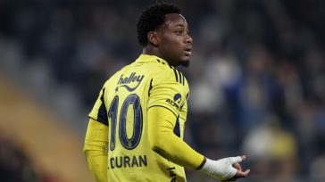 Jhon Jader Durán &nbsp; &nbsp; &nbsp; Fútbol Primicia Diario El joven ariete antioqueño Jhon Jader Durán se encuentra hoy en el epicentro de una tormenta mediática que trasciende lo estrictamente [&hellip;]