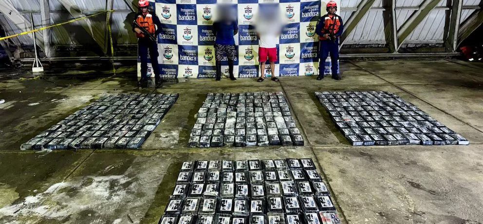 Este golpe se suma a la cifra histórica reportada por el Gobierno de más de 1.700 toneladas incautadas en el periodo actual, un hito que el Ejecutivo defiende y contadice [&hellip;]