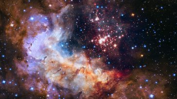 Westerlund 2 es un masivo y joven cúmulo estelar en la constelación de Carina, situado a 20.000 años luz de la Tierra y con apenas dos millones de años de [&hellip;]